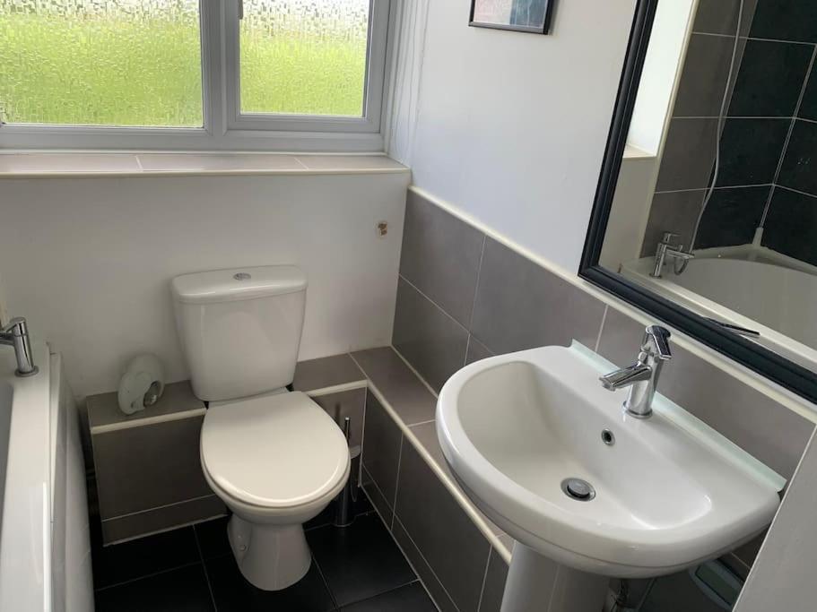 1 Bedroom Annex, Private Bathroom, Peaceful Area Claypits Bagian luar foto